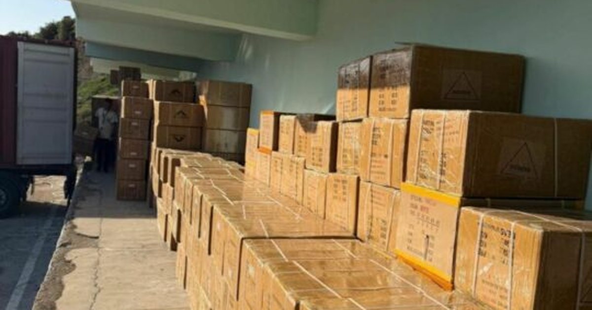  Christian Dior  dhe  New Balance   Bllokohen 5 340 palë atlete të markave të  luksit  në Kakavijë dhe Durrës