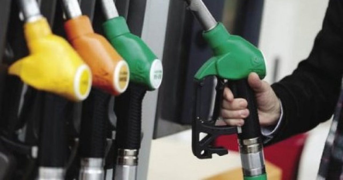 SHBA lejon përkohësisht blerjen e naftës ruse për të stabilizuar tregjet energjetike gjatë luftës me Iranin