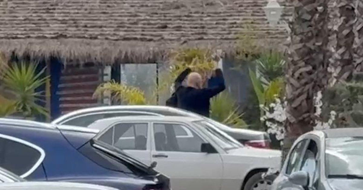 Kryeministri Rama shfaqet i nervozuar në Vlorë  shenja me duar teksa diskuton me përfaqësues të PS