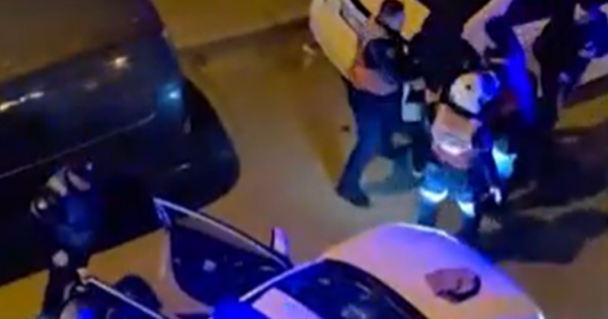 Sherr mes të rinjve në Tiranë  Pesë persona dhunojnë dy vëllezër me grushte  ndërhyn policia