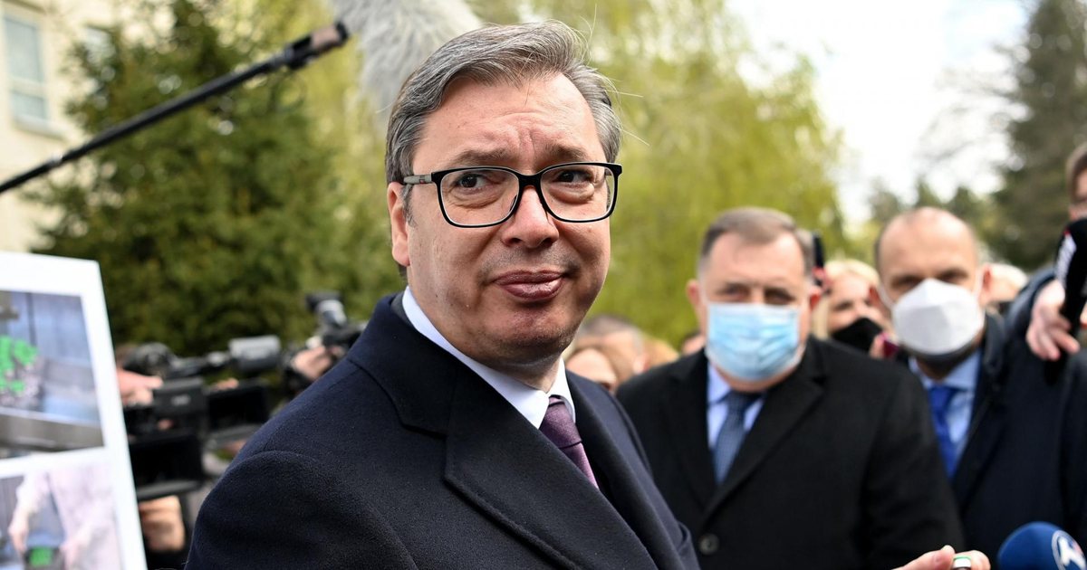  Mesazh i koduar nga Vuçiç     Presidenti serb  E dimë çfarë kanë kazermat në Shqipëri dhe Kosovë