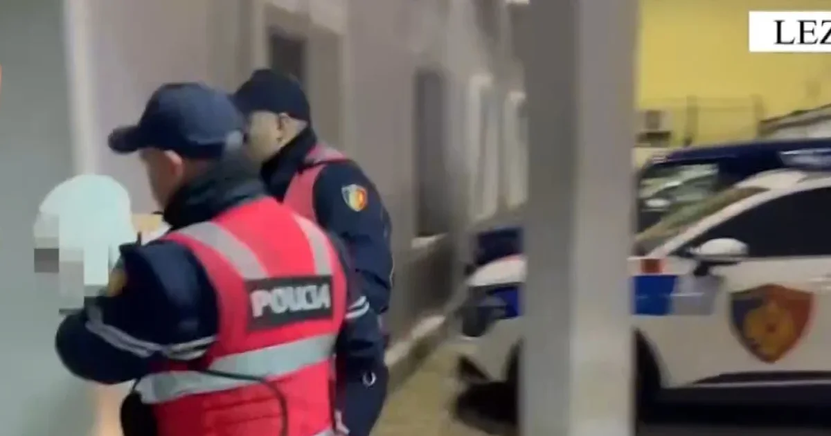 Thyen dyert dhe morën 16 laptopë e videoprojektorë  arrestohen 6 autorët që vodhën shkollën ku mësonin