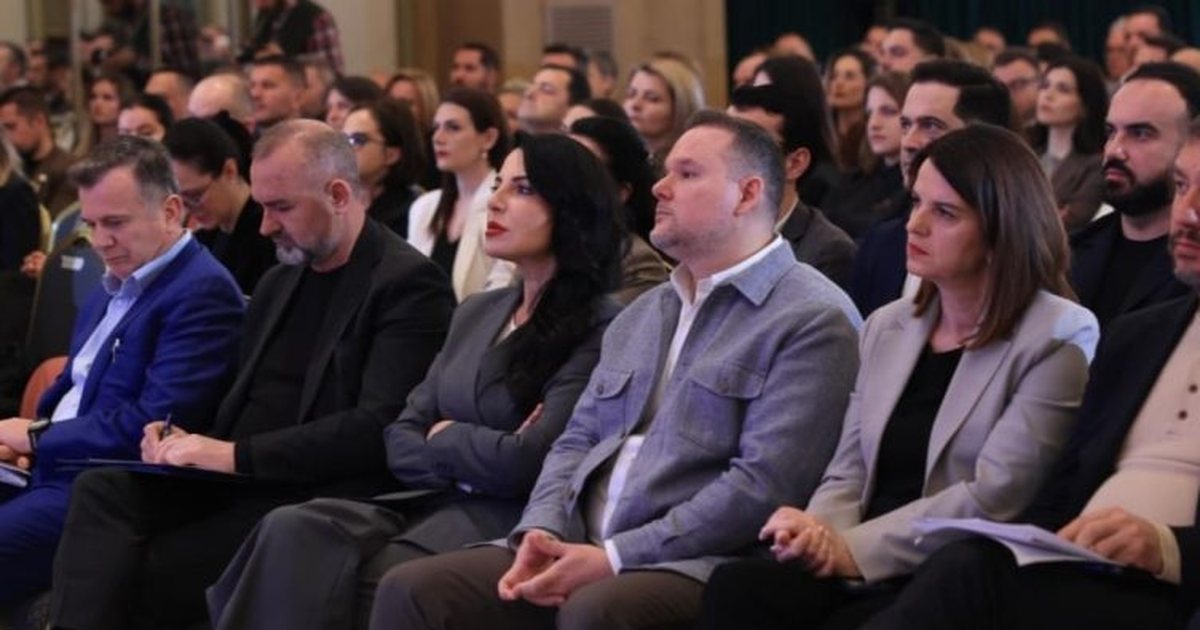 Dalin emrat  kush janë drejtuesit e rinj të PS në 12 qarqet  Rama i beson Ballukut Fierin