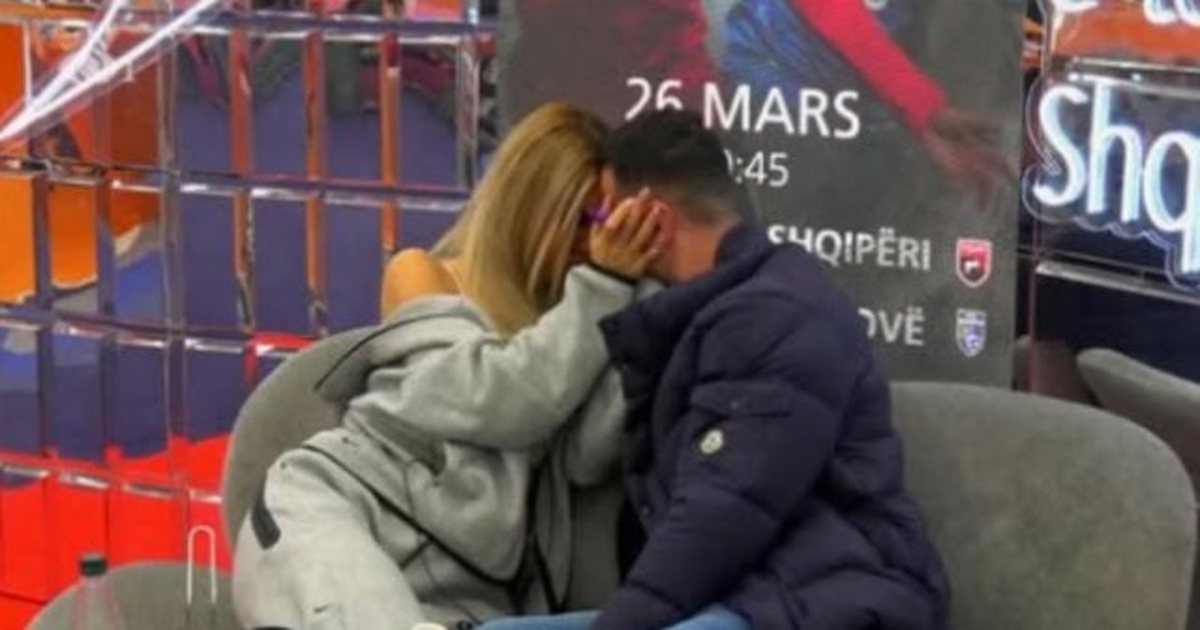  FOTO  Rrëmbimi i puthjes që bëri bujë  Reagon familja e Mateos  Më dhemb kur shoh si një moment   