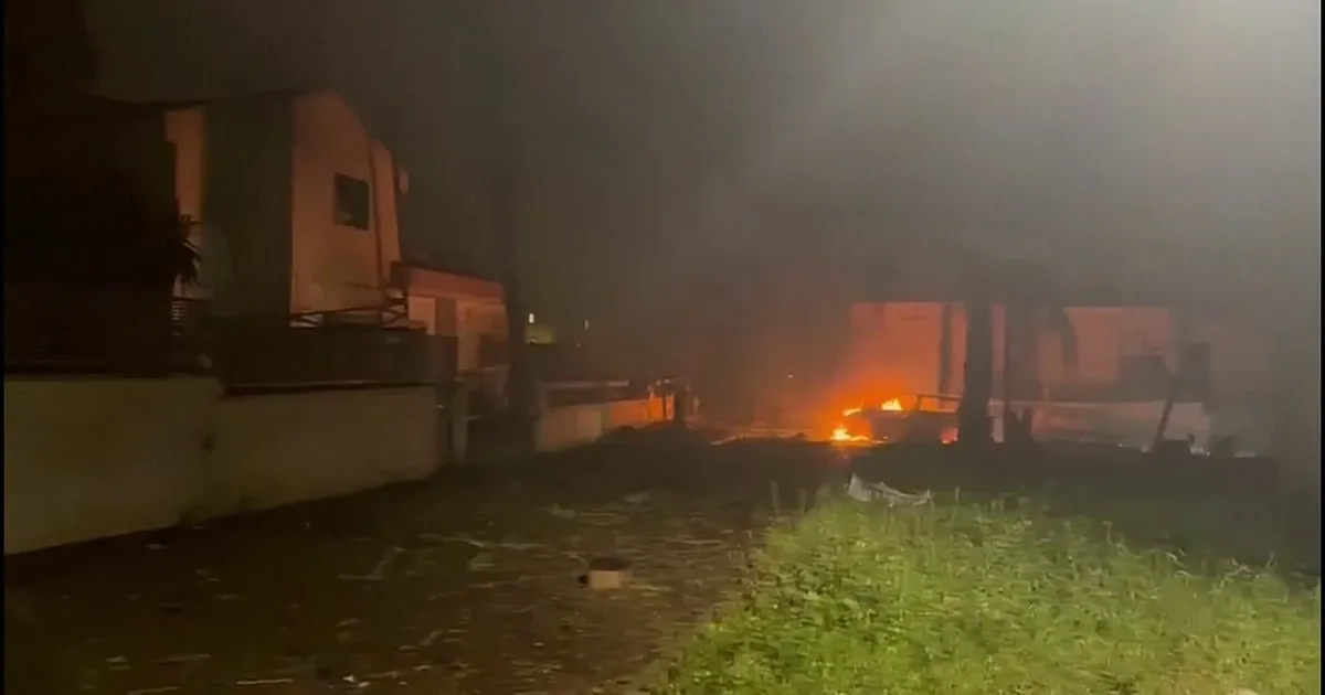 Irani shënjestron jugun e Izraelit  40 persona plagosen në qytetin që mban objektin bërthamor