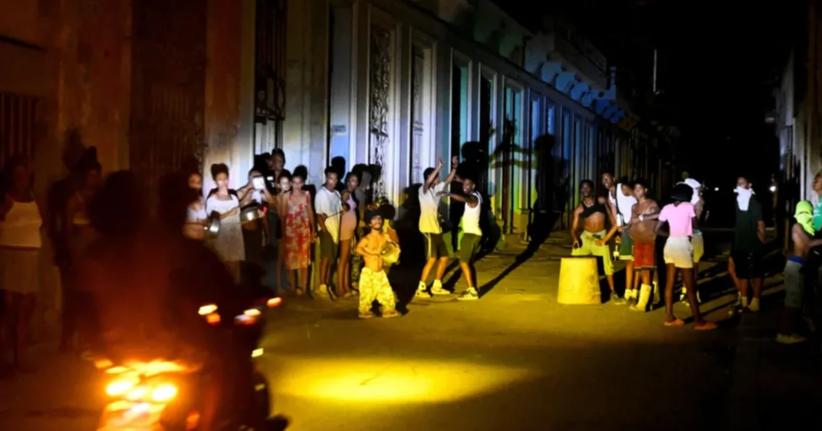 Mbi 10 milionë njerëz pa energji elektrike  dërgohen donacione në ushqime dhe ilaçe në Kubë