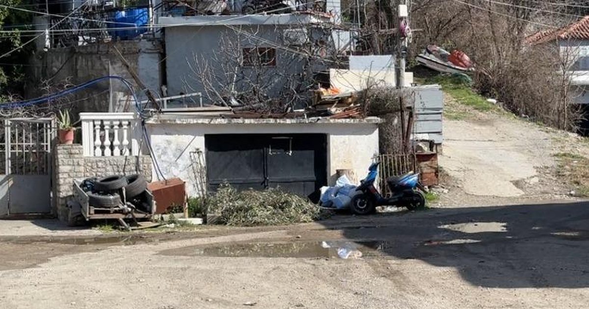 Shëngjini i Vjetër mes baltës në dimër e pluhurit në verë  bashkia  Duhet ndërhyrje për kanalizimet