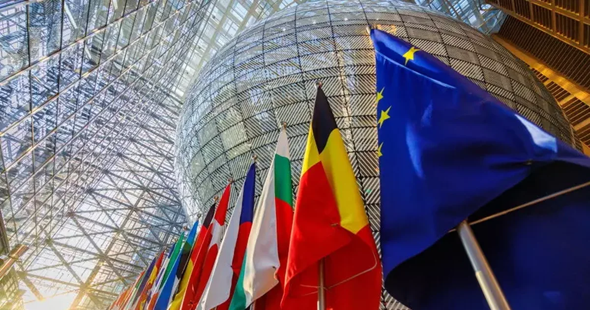 Hungaria  spiunja  e Moskës në BE  Washington Post  Rusia në alarm për rënien e mbështetjes ndaj Orban