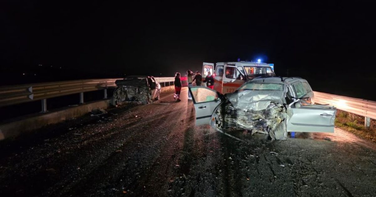 Aksident i frikshëm në Vlorë  dy të vdekur dhe një i plagosur  EMRAT 