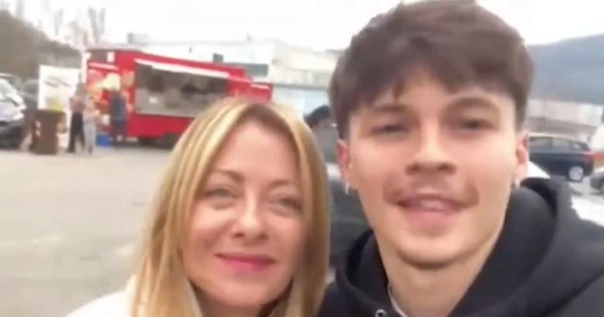 Rrengu i të riut ndaj Melonit bën xhiron e rrjetit  Kryeministrja  shokohet   VIDEO 