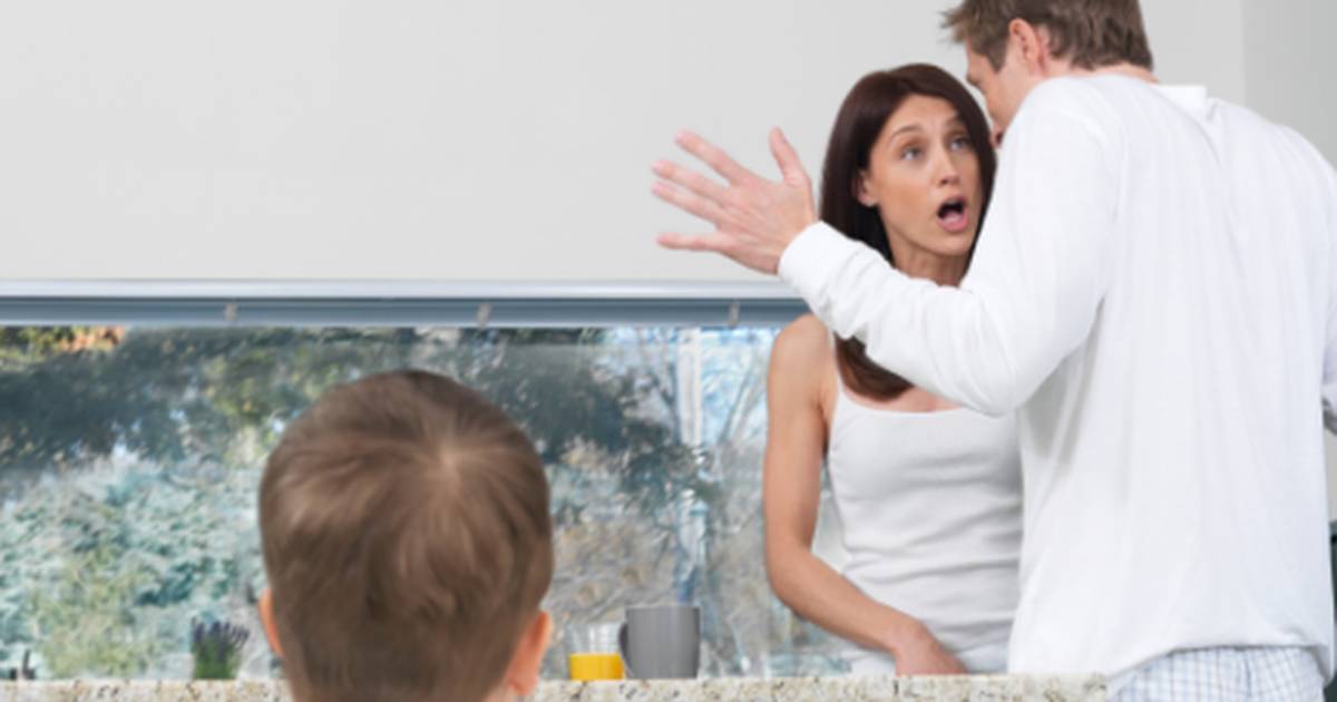 Si konfliktet në martesë shkatërrojnë lidhjen e nënës me fëmijët