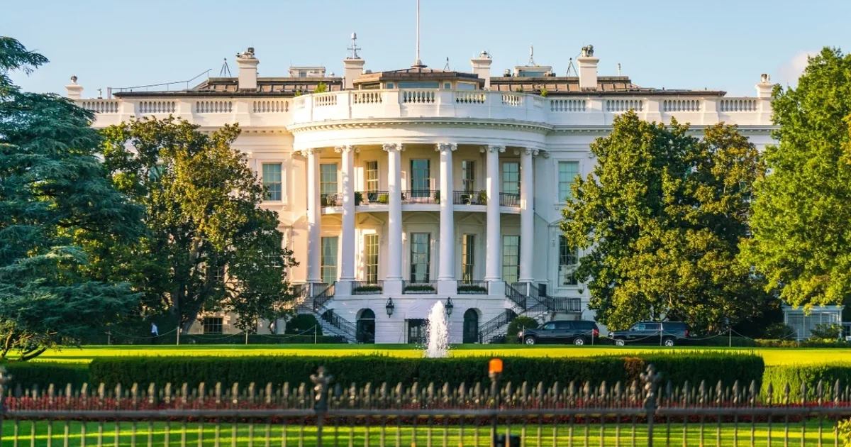 Dy video misterioze në llogaritë e Shtëpisë së Bardhë shkaktojnë konfuzion  spekulime edhe rreth  një sulmi bërthamor