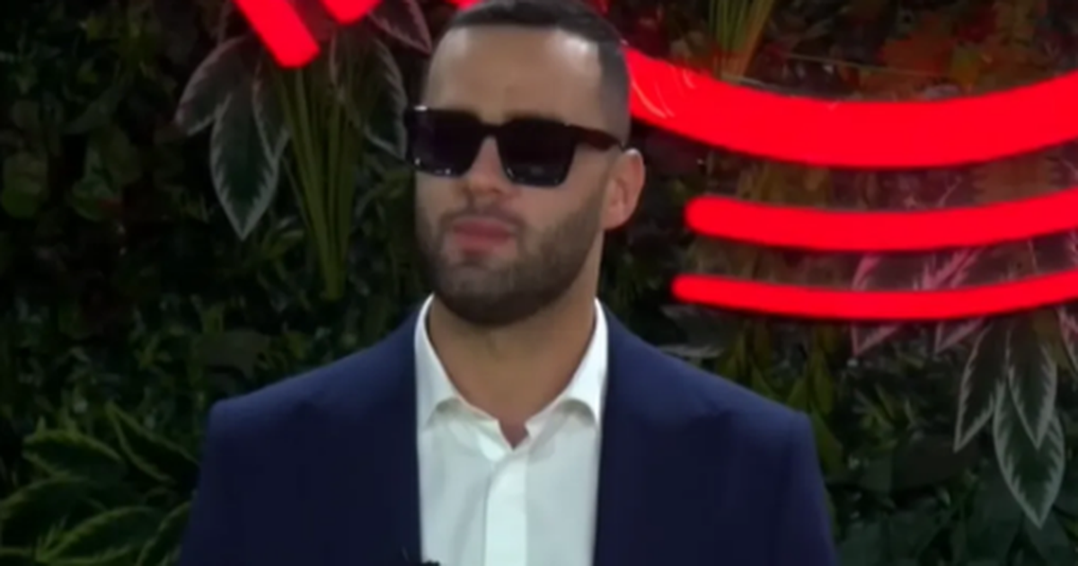 Stenaldo Mëhilli  hap zemrën  për ish të dashurën  Historia më e bukur për jetën time  ishim larg 