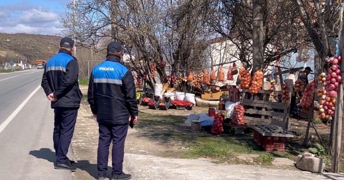 Aksion kundër ambulantëve në Korçë  Prefektura kërkon largimin e shitësve nga rruga