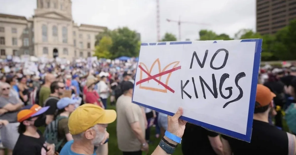  Mirë se vini në festë   Kryetari i parlamentit iranian e krahason Trumpin me Shahun e rrëzuar