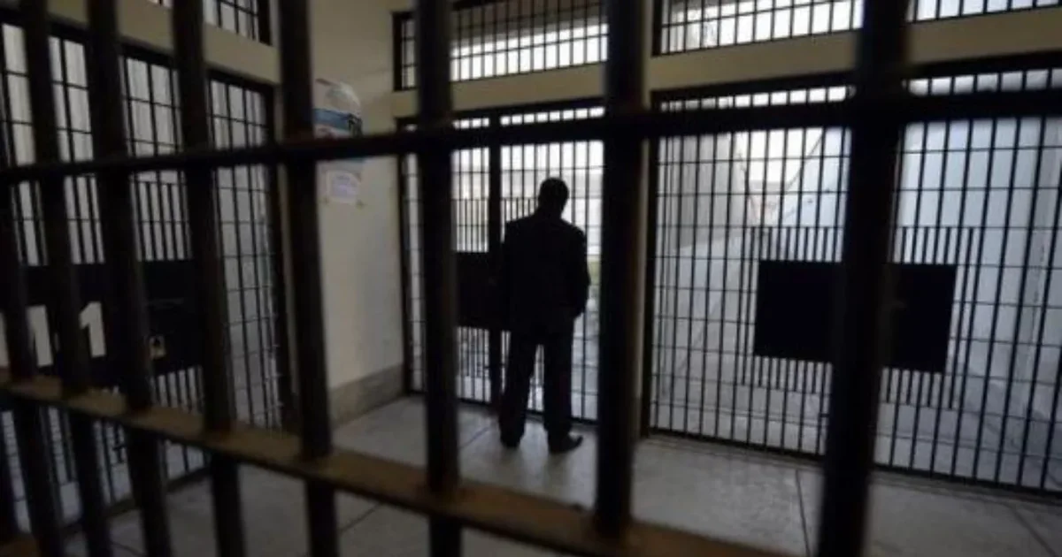 I arrestuari humbi jetën në  Bllokun e Sigurisë  në Tiranë  Komiteti shqiptar i Helsinkit zbulon shkeljet e rënda