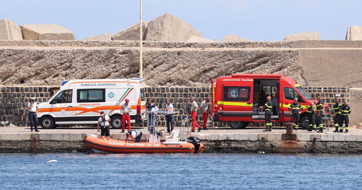 Nënë e bijë bien me makinë në det  ajo se çfarë ndodhi më pas do t ju habisë 