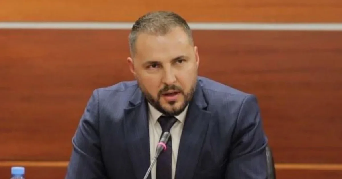 Lirohet nga detyra Drejtori i Përgjithshëm i Burgjeve Klevis Qose  ja kush e merr vendin e tij