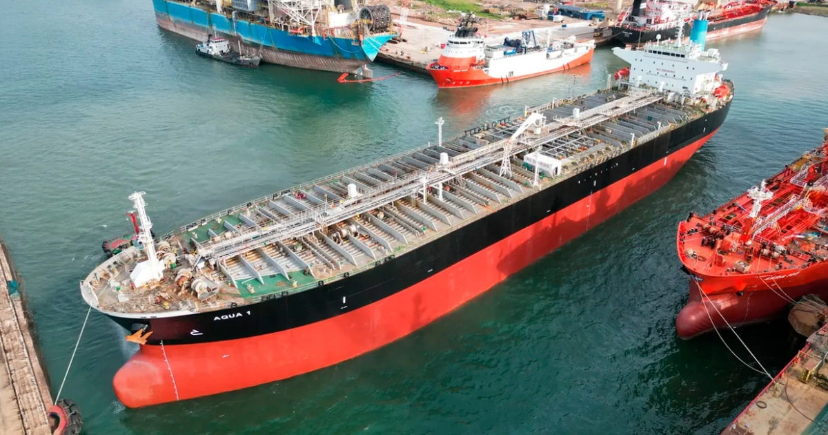  Një raketë iraniane godet një tankër nafte në Katar  ndërsa dy raketa të tjera shkatërrohen në ajër  VIDEO 