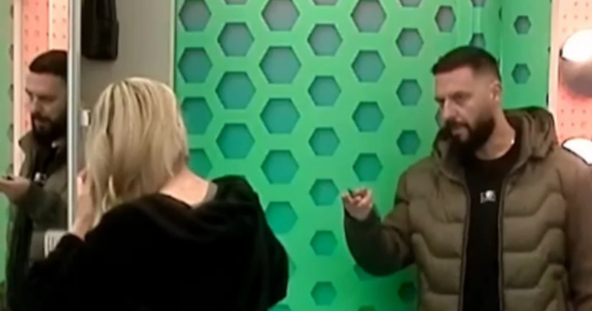  VIDEO   Dua të të kërkoj ndjesë për situatën e mbrëmshme   Miri  ul shpatat  dhe i kërkon falje Selinës  Nuk ke përse   