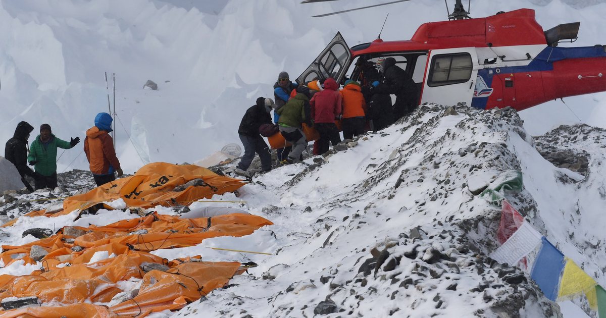 Skemë mashtrimi në Everest  Guidat dhe helikopterët përfitojnë miliona nga shpëtimet e rreme