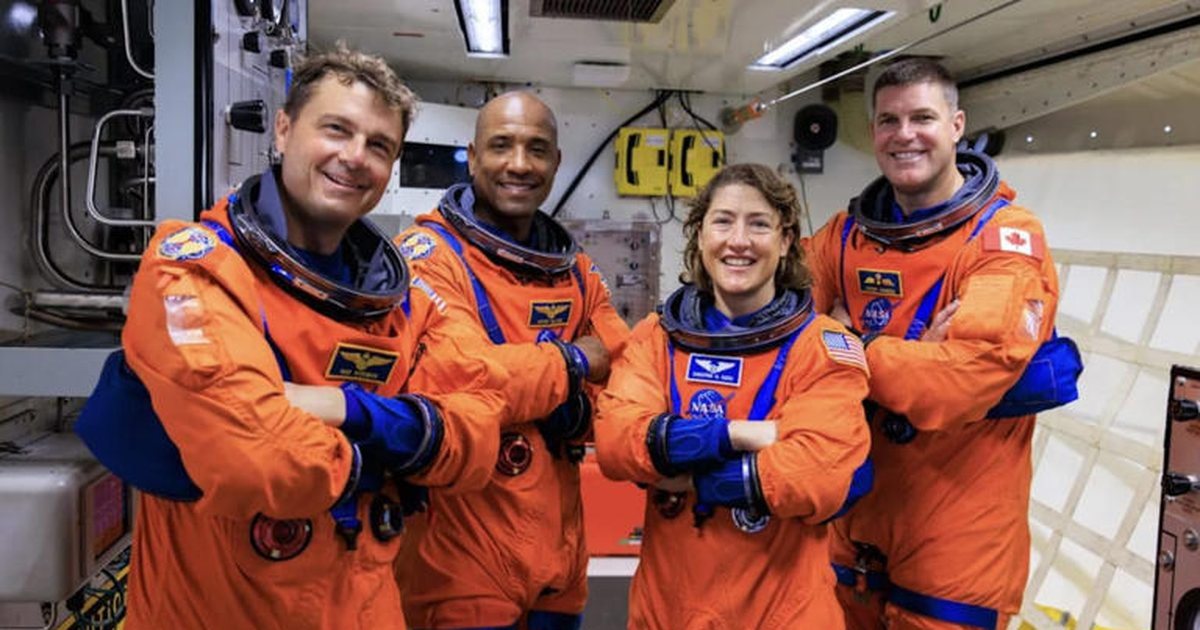 Pse kostumet e reja të NASA s për astronautët e Artemis II janë portokalli dhe jo të bardha 