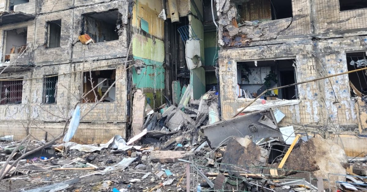 Sulmet ruse në Ukrainë shkaktojnë vdekje dhe plagosje masive ndërsa bisedimet e paqes ngecin