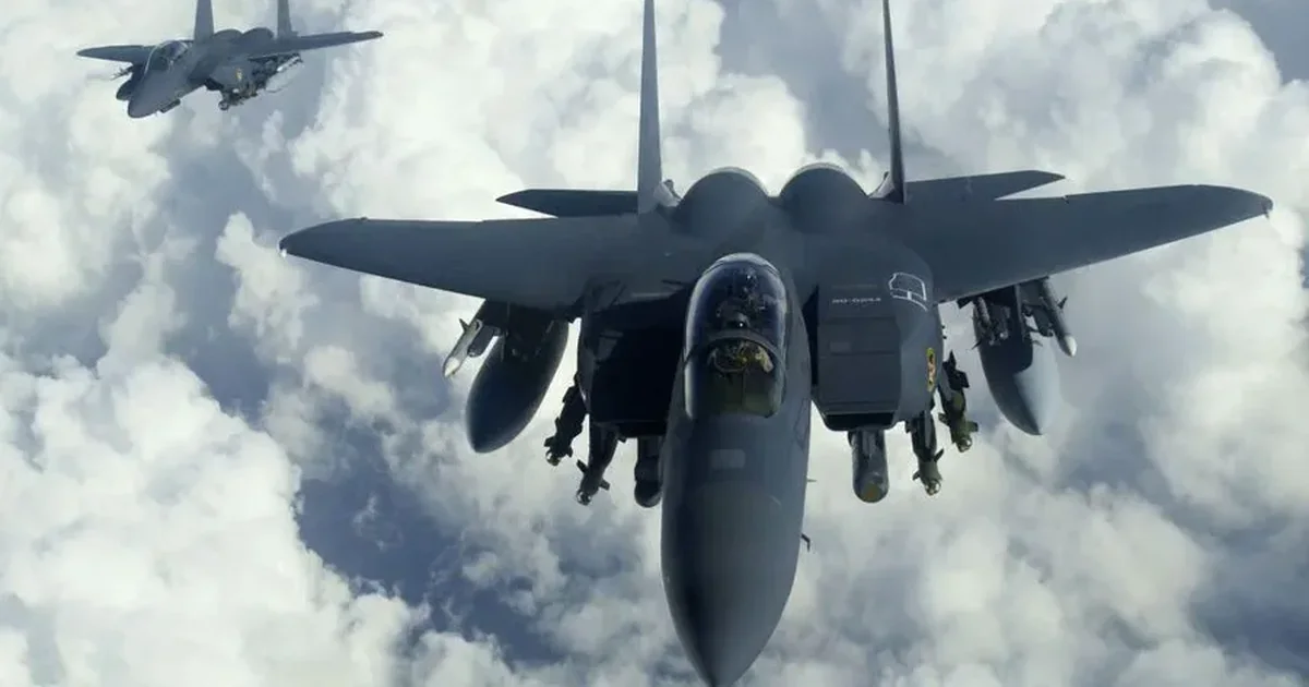 Çfarë dihet për avionin amerikan të rrëzuar në Iran  vijojnë kërkimet për një anëtar të ekuipazhit