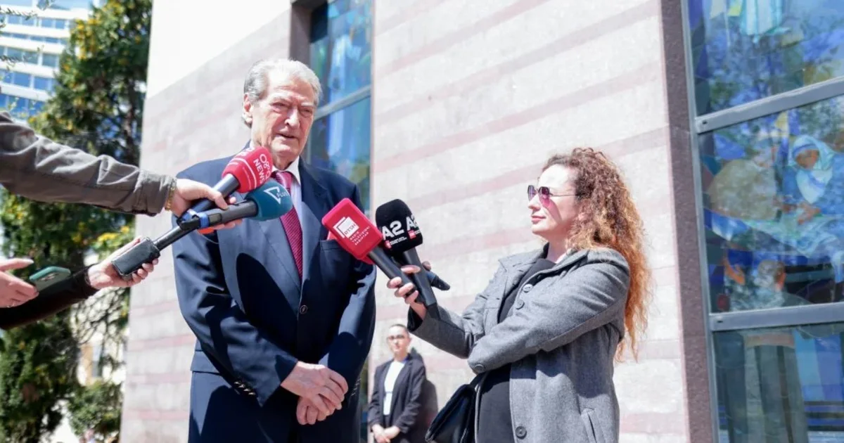  Gëzuar Pashkën   Sali Berisha uron besimtarët dhe jep mesazh politik