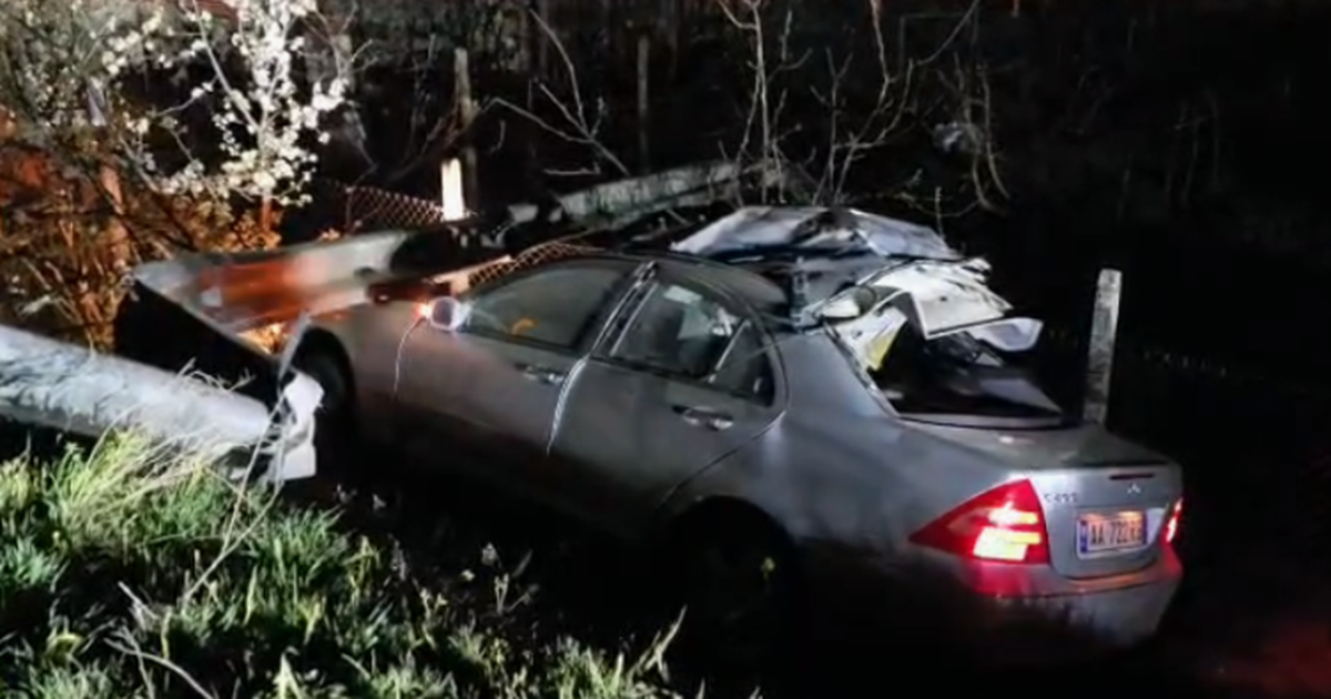  Aksident në Korçë Pogradec   Benzi  përplaset me barrierat  drejtuesi niset me urgjencë në spital