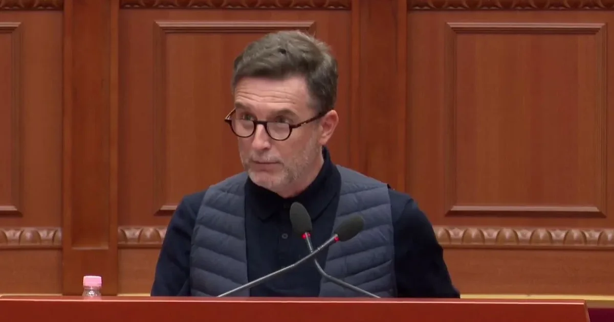  Vendosini fre abuzimit   Braçe me tone të ashpra ndaj ministrit të bujqësisë  Si hiqet nafta për fermerët në kohë krize 