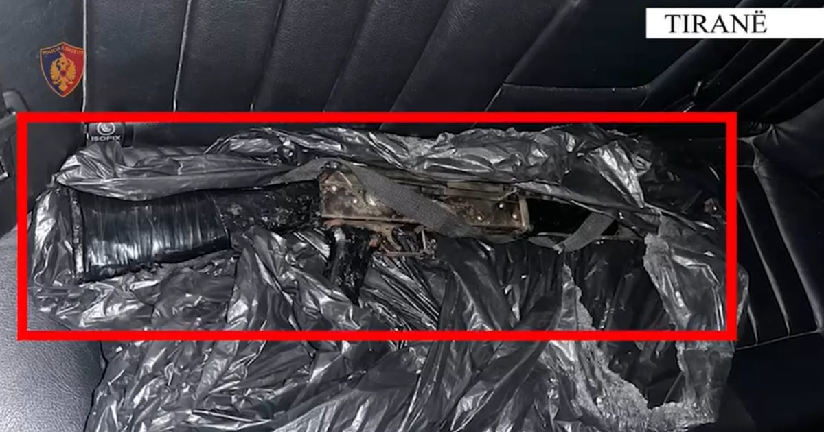Me kallashnikov në makinë për ta shitur  arrestohet 25 vjeçari në Tiranë  në kërkim një tjetër