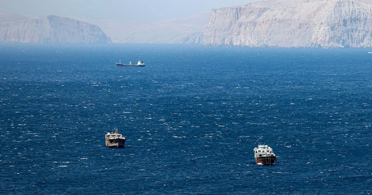  Petrojuan  kriptovalutat dhe tarifat doganore   lufta tjetër për Ngushticën e Hormuzit