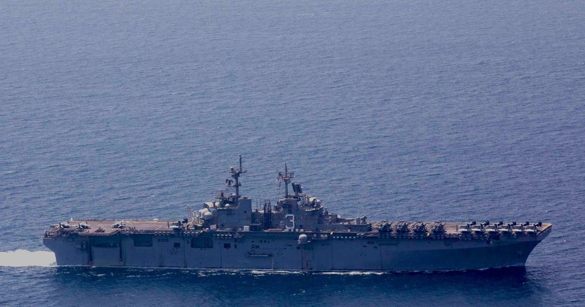 Mediat  Anija amerikane që hyri në Hormuz u tërhoq pas një paralajmërimi nga marina iraniane