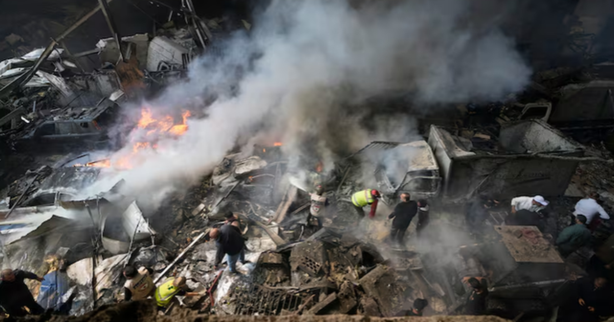 Goditje të njëpasnjëshme nga Izraeli në jug të Libanit  Mbi 2 mijë viktima dhe qytete të shkatërruara