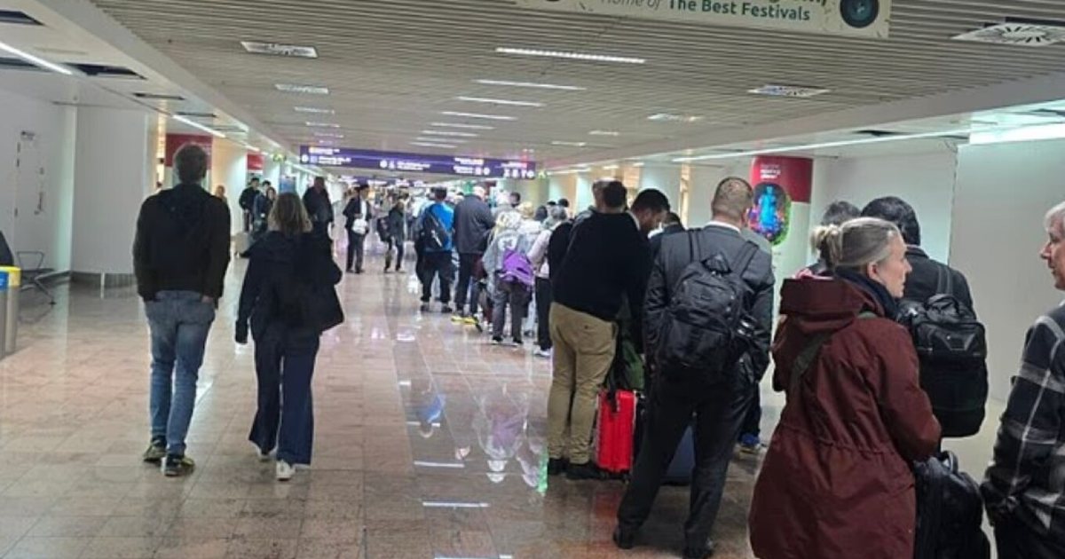 Kaos në aeroportet evropiane nga sistemi i ri kufitar  radhë të gjata dhe vonesa për mijëra udhëtarë