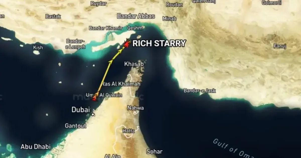 Anija e parë kalon nëpër Hormuz pas hyrjes në fuqi të bllokadës detare amerikane