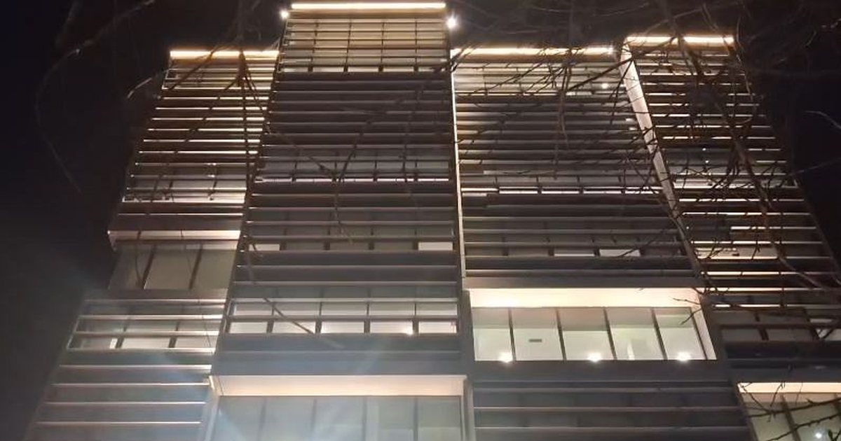 Goditja e Call Center  pamje nga një prej ndërtesave pranë qendrës ku ushtrohej aktiviteti në disa kate