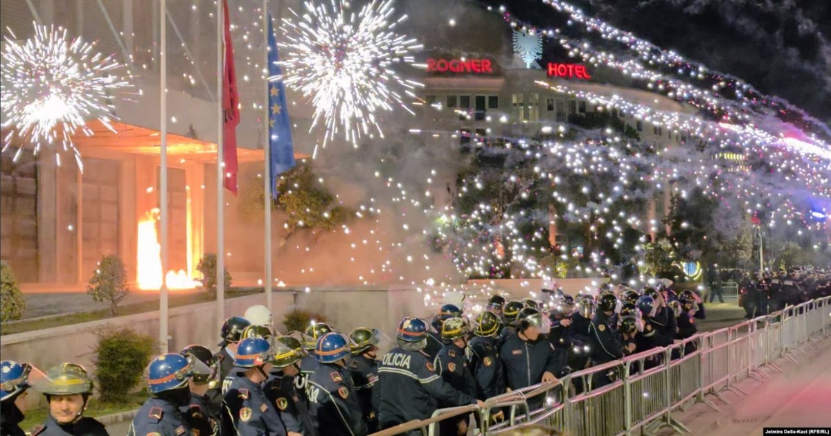 Zbulohet ora se kur do të mbahet protesta e opozitës  policia njofton rrugët e bllokuara