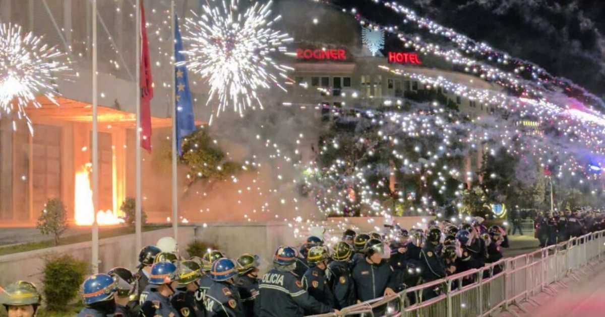 Zbulohet ora se kur do të mbahet protesta e opozitës  policia njofton rrugët e bllokuara