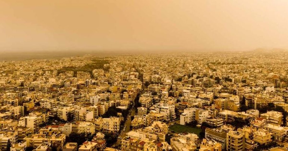 Pamje apokaliptike  zverdhet Greqia  Pluhuri afrikan mbyt vendin fqinj  priten edhe  stuhi balte 