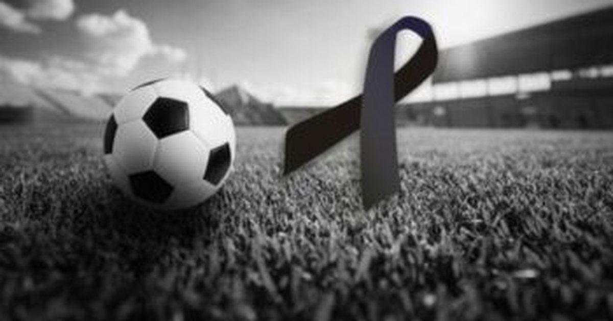 Bota e futbollit në zi  ndahet nga jeta ish portieri i njohur  Emri 