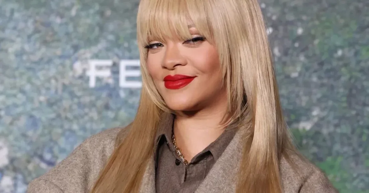 Mësuesja i bleu dikur këpucë  Rihanna bën gjestin e veçantë  sot i dhuron një shtëpi