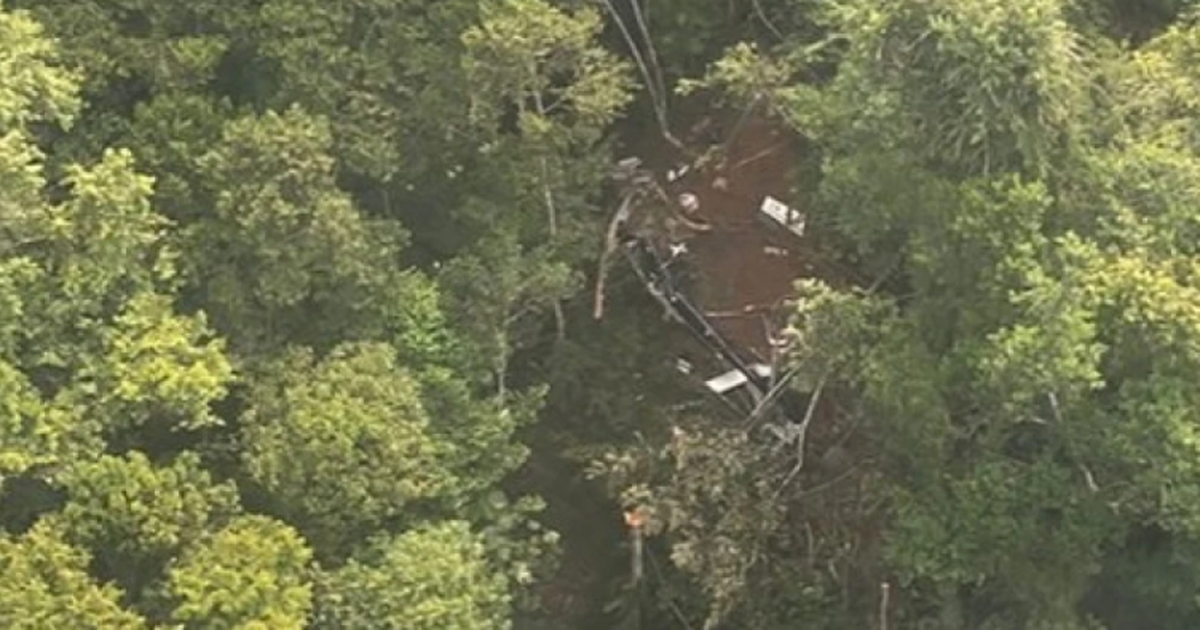 Rrëzohet helikopteri në Indonezi  8 të vdekur