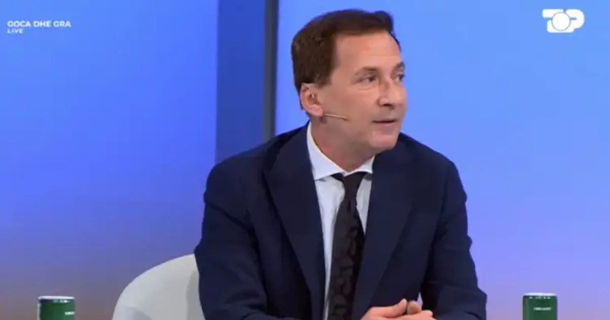  Bënin seks me konkurrentët   Arjan Konomi trondit me deklaratat  Në  Për puthen  kishte çmenduri