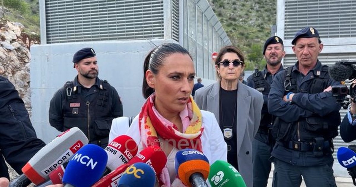 Vizita në Gjadër  Delegacioni italian  Qendra e emigrantëve funksionale  vijojnë riatdhesimet