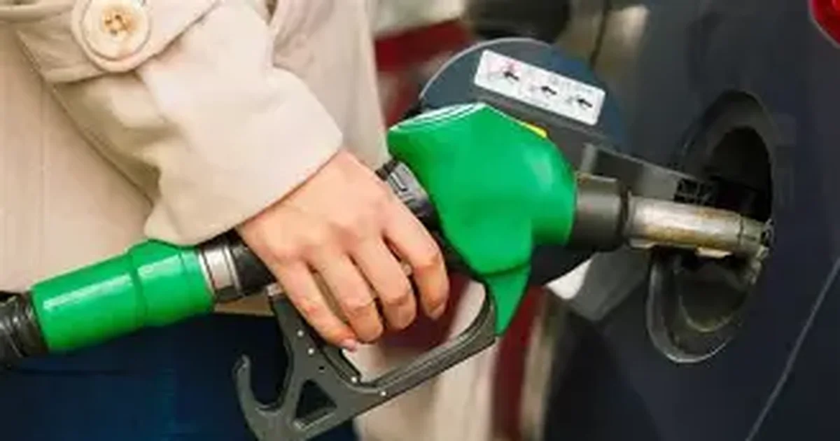 Pse çmimi i naftës rritet shpejt  por zbret ngadalë 