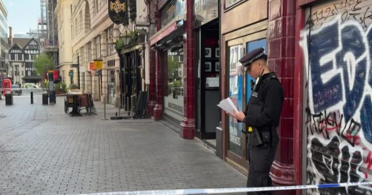 Përplasi me makinë disa këmbësorë  arrestohet shoferja 29 vjeçare në Angli 