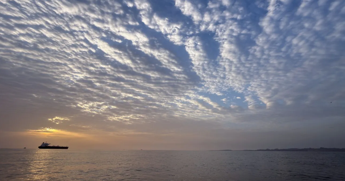 Hormuzi kalon mbi akull   Sulmet   rezultatet  dhe mashtrimet intensifikojnë krizën