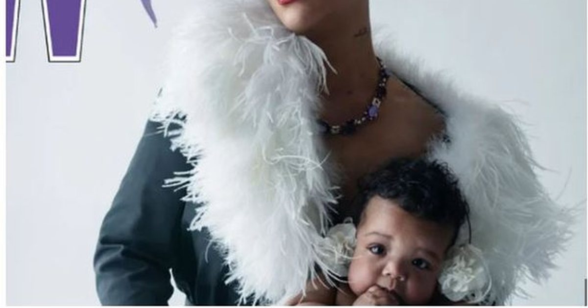 Rihanna pozon për herë të parë bashkë me të bijën 7 muajshe